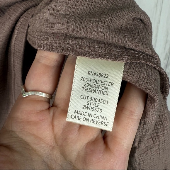 Max Studio NWT 1X taupe brown butterfly sleeve top - Picture 4 of 5